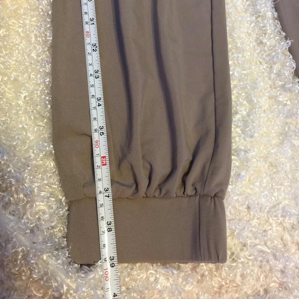 Lisa Rinna Collection Tan Ankle Pants, Cargo Pockets, Utility Style, Size M - Picture 6 of 8